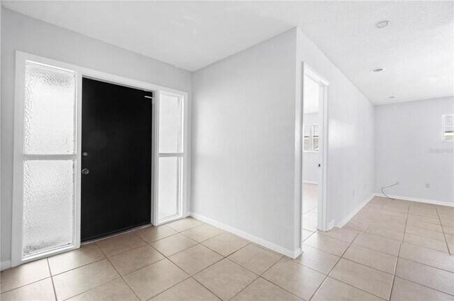 Building Photo - 621 Ashberry Ln