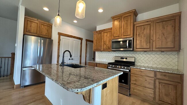 Building Photo - Great Home in Loveland