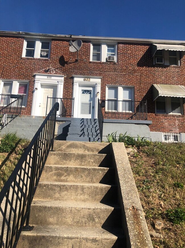 Building Photo - 3 bedroom 1.5 bathroom in Baltimore Voucher Accepted