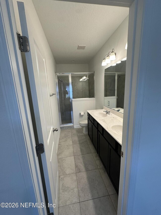 Building Photo - 136 Pinebury Ln