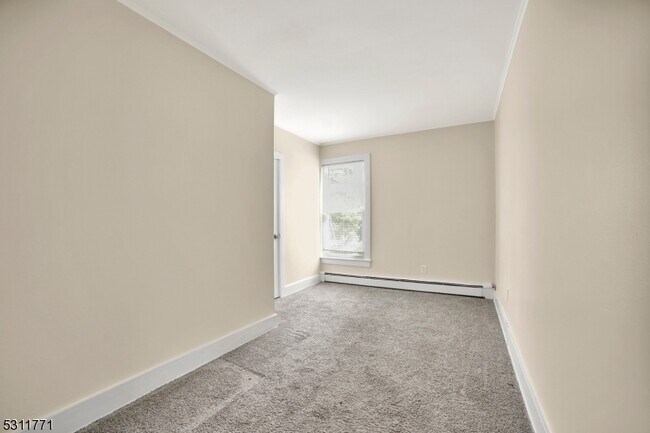 Building Photo - 27 Brighton Rd