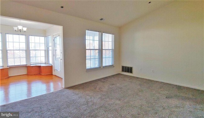 Building Photo - 621 Himes Ave