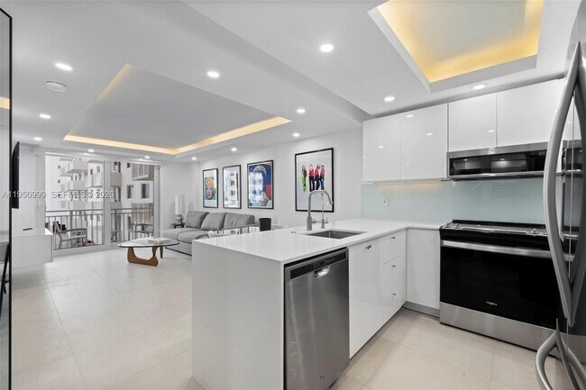 Building Photo - 345 Ocean Dr