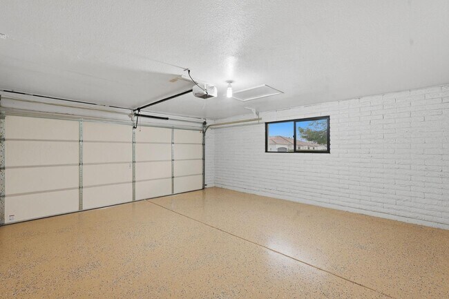 Building Photo - 6302 E Cochise Rd