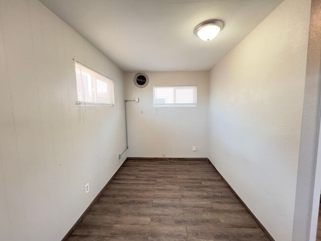 Building Photo - Adorable Studio, 1-Bathroom, located in the Heart of Downtown Henderson
