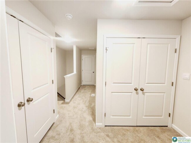 Building Photo - 1255 Susan Cir