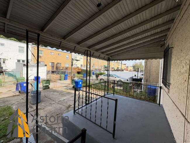 Building Photo - Conveniently Located 4 Bedroom with Privat...