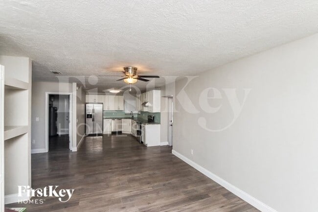 Building Photo - 990 Badger Dr NE