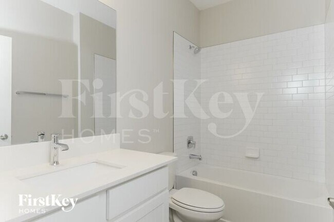 Building Photo - 9644 Little Bluestem Dr