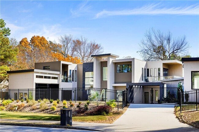 Building Photo - 3600 Lower Roswell Rd