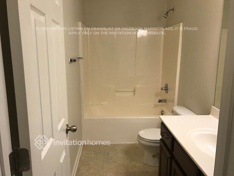 Building Photo - 124 Wood Hollow Ct