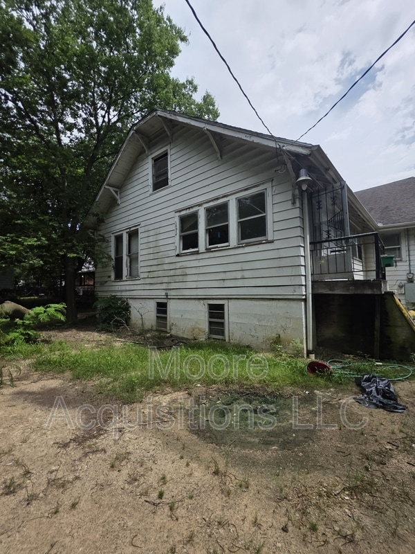Building Photo - 415 W Rainey St