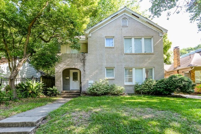 Building Photo - 1822 Kipling St