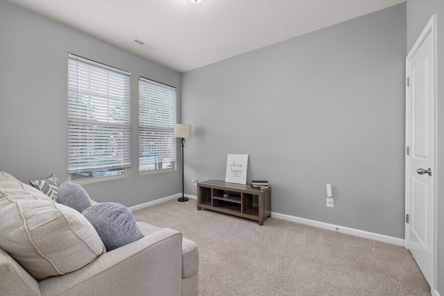 Building Photo - 4203 Virginia Colony Dr