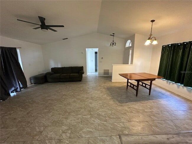 Building Photo - 4023 E Cardinal Pines Dr