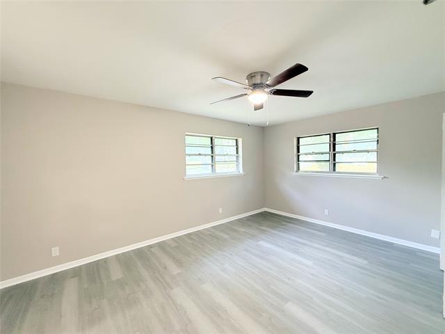Building Photo - 1228 Oak Dr