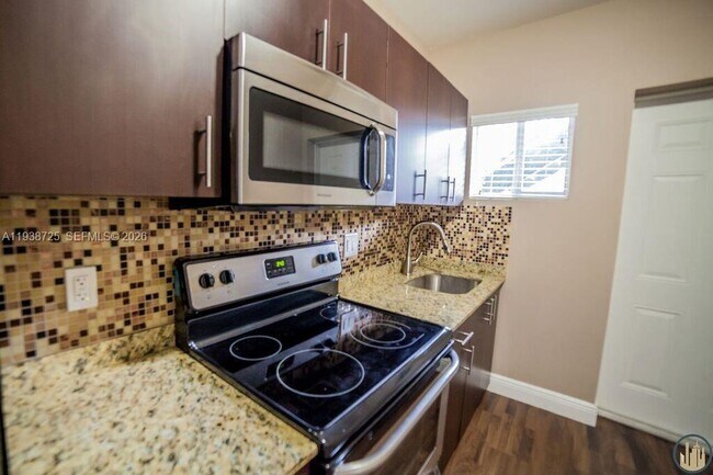 Building Photo - 1752 NW 1st St