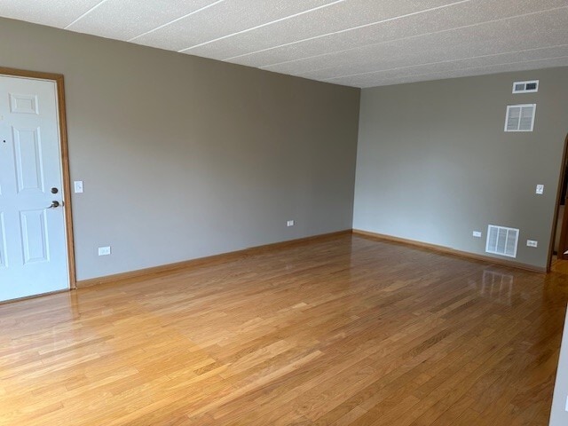 Building Photo - 16620 Liberty Cir