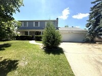 Building Photo - 715 Merlin Dr
