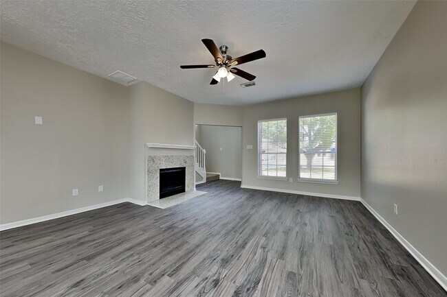 Building Photo - 25814 Richards Rd