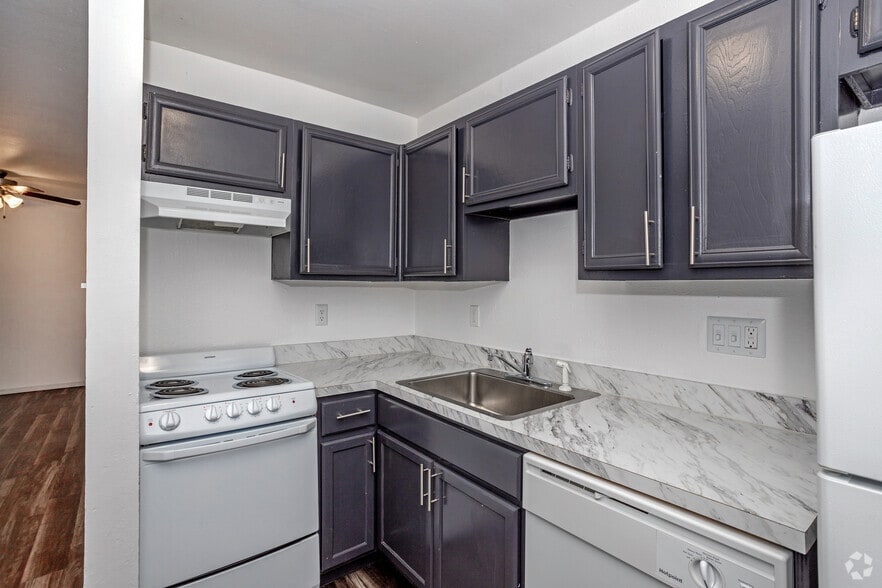 Primary Photo - Short Hills Apartments