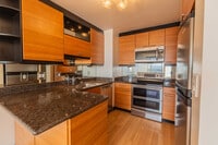 Building Photo - 2200 Sacramento St