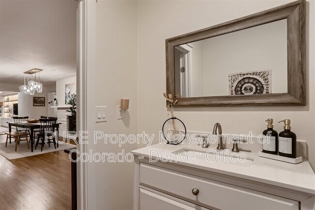 Building Photo - 787 Crescent Ln