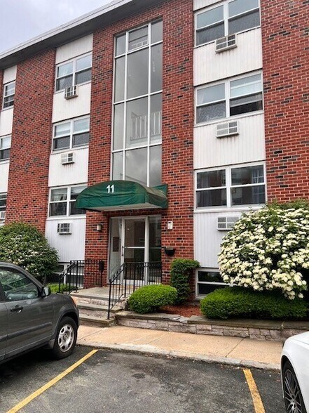 Primary Photo - 61 Commonwealth Ave