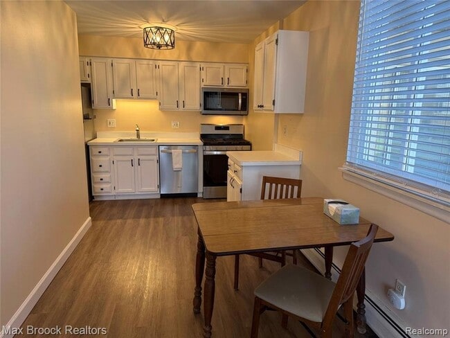 Building Photo - 1671 Cass Lake Rd