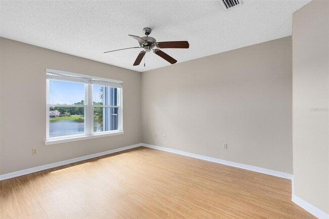 Building Photo - 2533 Grassy Point Dr