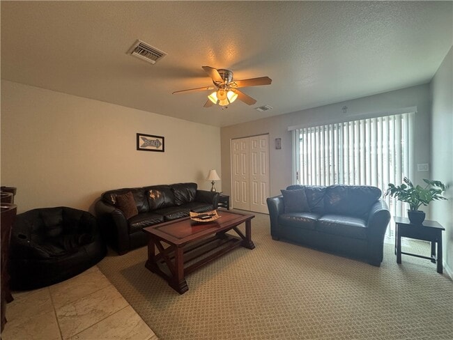 Building Photo - 726 Riverfront Dr