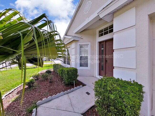 Building Photo - 7603 Crescent Palm Dr