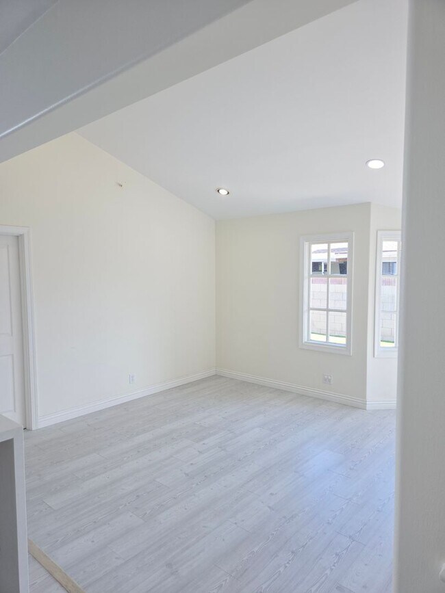Building Photo - 2536 W 227th St