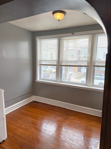 Building Photo - 2523 S 66th St