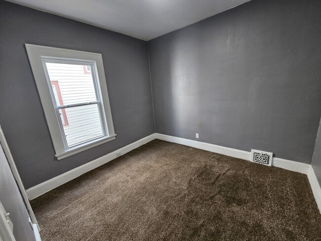 Building Photo - 9208 Pierpont Ave