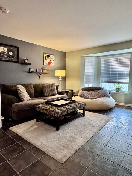 Building Photo - 308 Brookfield Dr