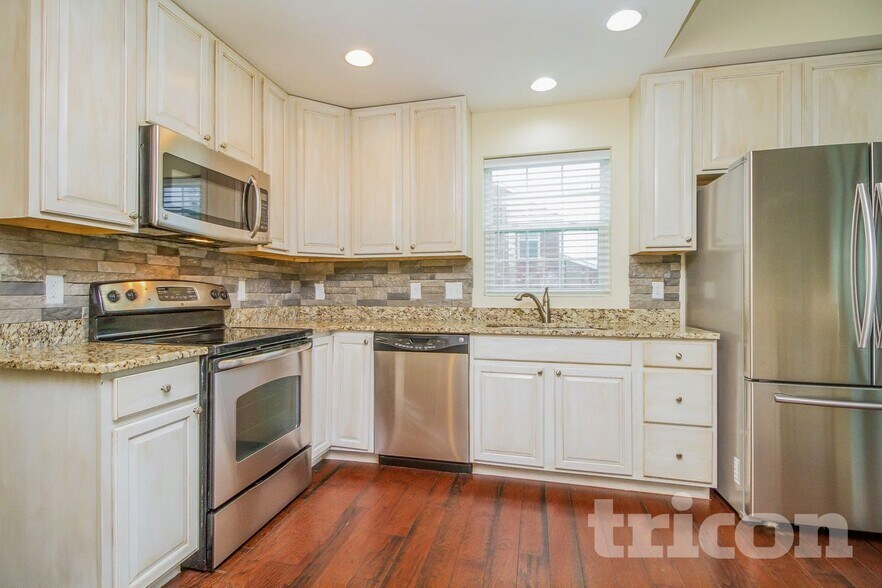 Building Photo - 771 Nelms Dr