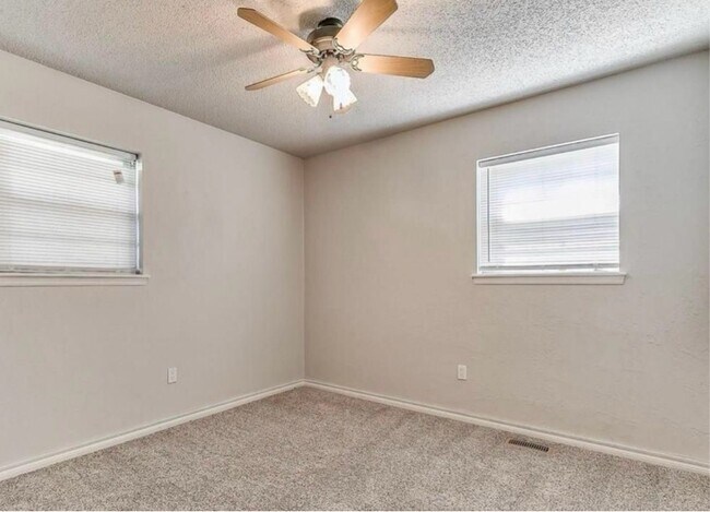 Building Photo - 309 Kimberly Ln
