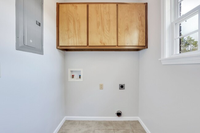 Building Photo - 22 Webb Ct NE