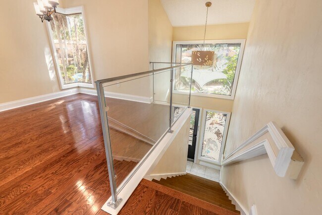 Building Photo - 24 Pinehurst Pl