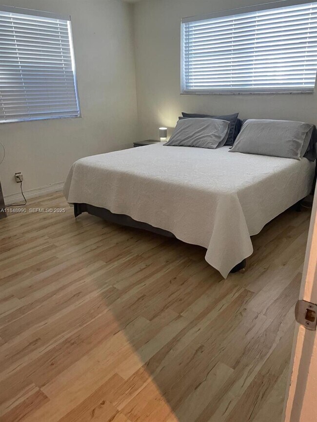 Building Photo - 2200 S Ocean Dr