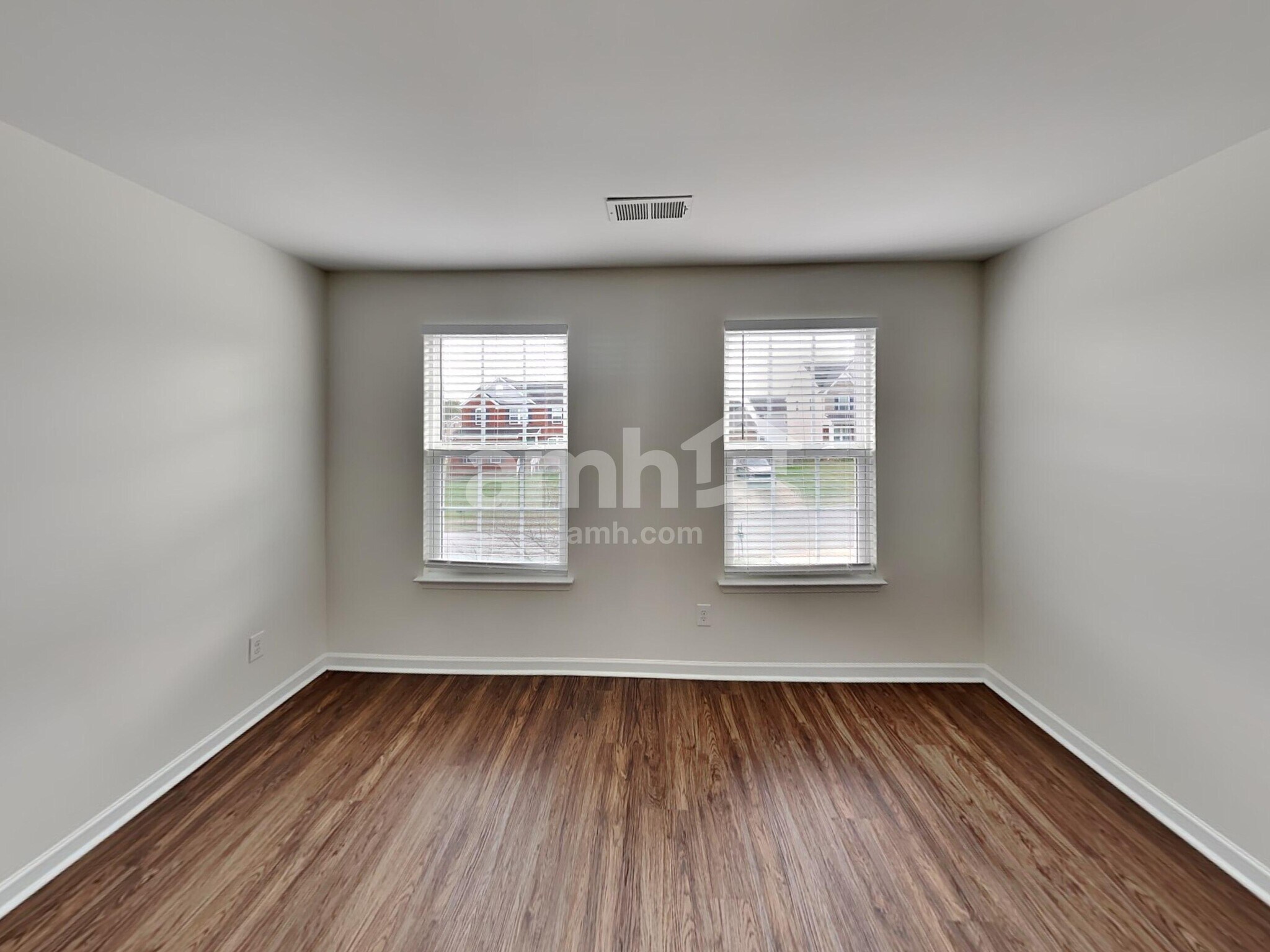 Building Photo - 2215 Ambergate Dr