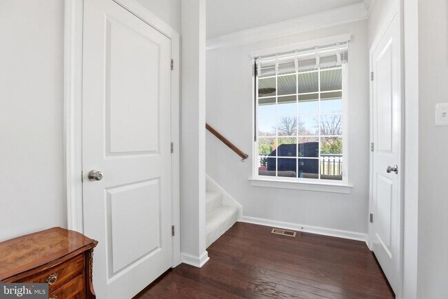 Building Photo - 6702 Savannah Dr