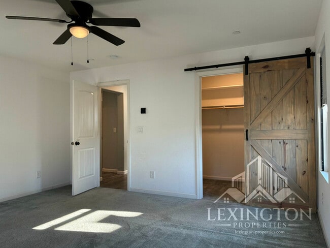 Building Photo - Elegant, 3BD/2.5BA, Sacramento Home in Nat...