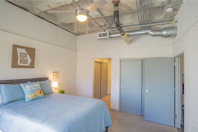 Building Photo - 550 W Peachtree St NW