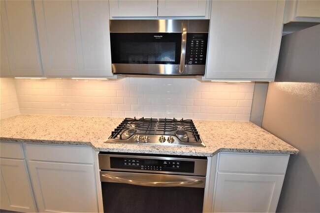 Building Photo - 4819 Vergano Villa Dr