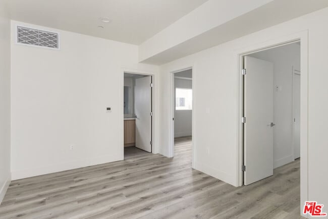 Building Photo - 3210 Verdugo Rd