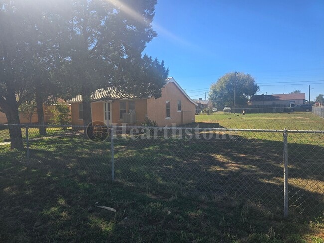 Building Photo - 316 N Walnut St