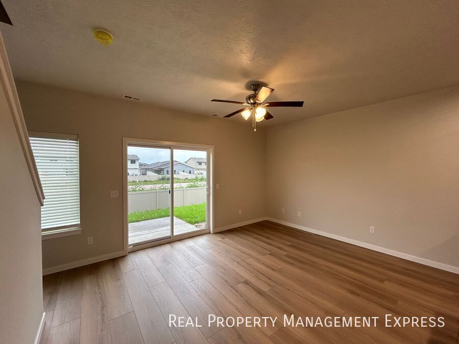 Building Photo - BRAND NEW 2 bedroom, 1.5 bathroom townhome