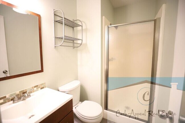 Building Photo - Must see 4-bedroom 2 bath home at 1100 Dupwe.